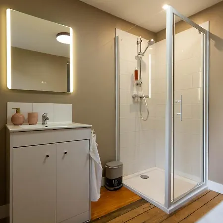 Otel Au Coeur Du Quartier Historique - Maison Alternativi