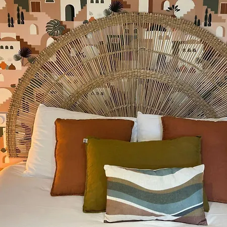 Otel Au Coeur Du Quartier Historique - Maison Alternativi *